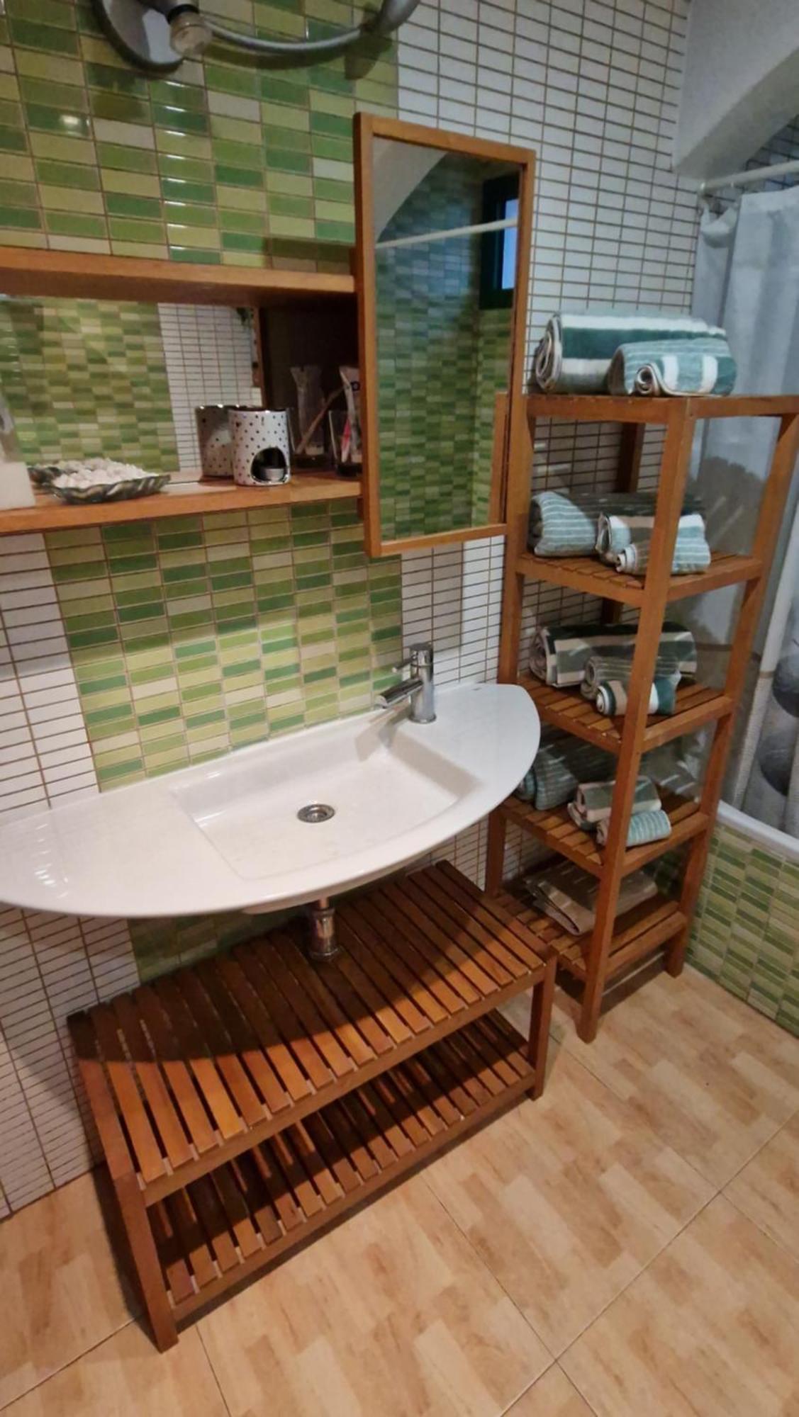Lukite House Apartment Tías Екстериор снимка